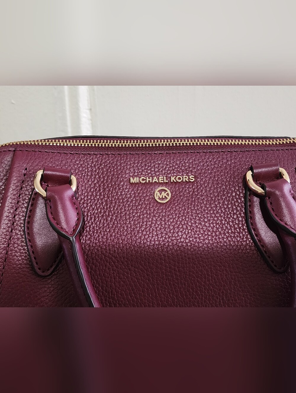 ‼️ON SALE‼️New Michael Kors Wine Pebbled Leather Crossbody Satchel - Picture 3 of 10